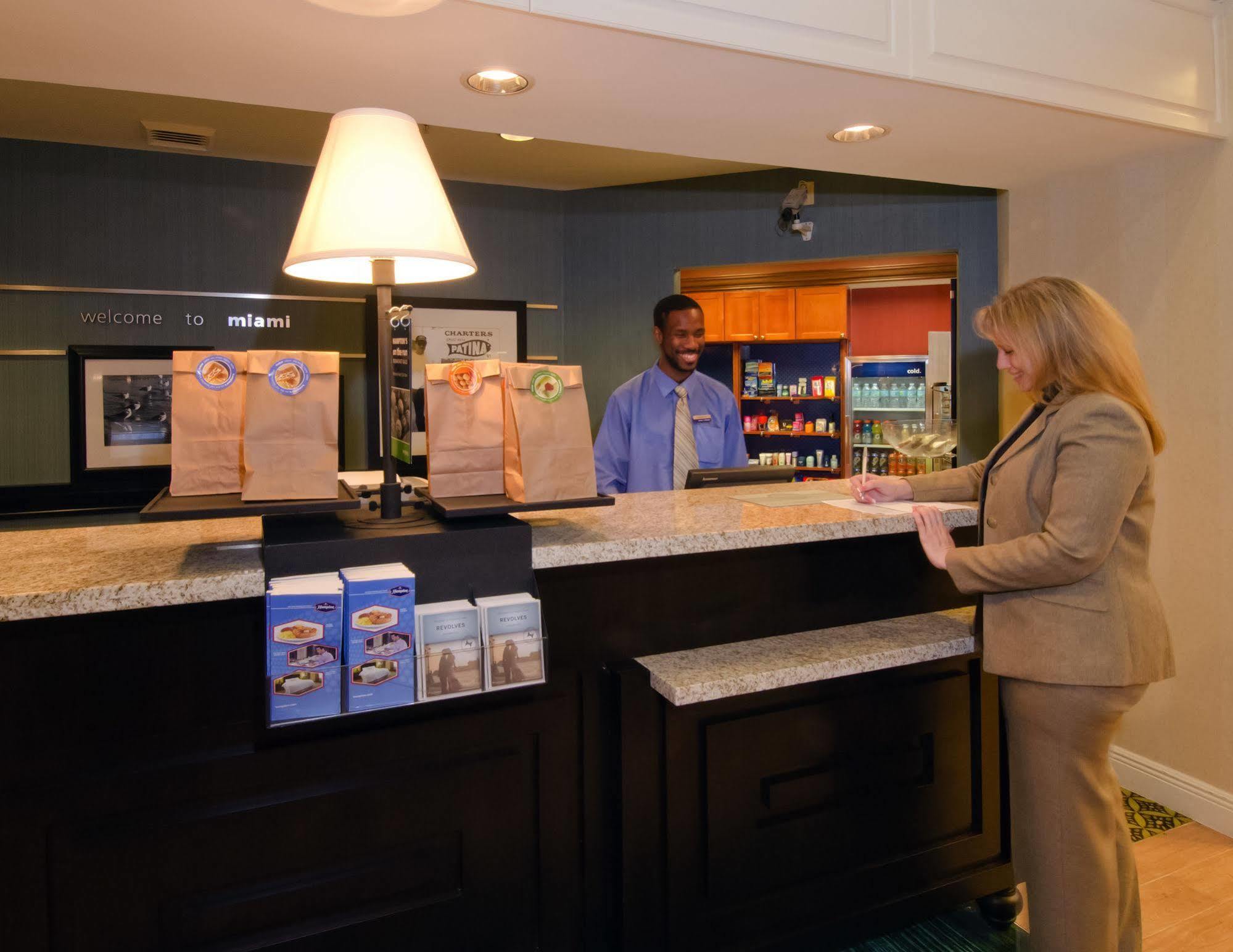 Hampton Inn & Suites Miami-Doral Dolphin Mall Ngoại thất bức ảnh